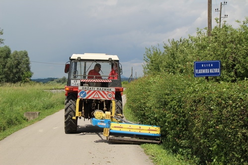 Strojno čišćenje bankina i orezivanje raslinja